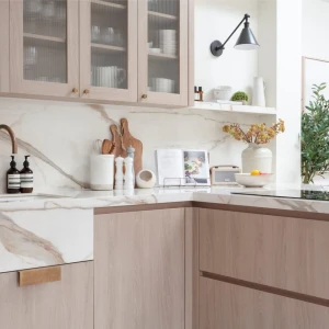 Spiek kwarcowy Calacatta Imperiale Polerowany 324x162x1,2 cm